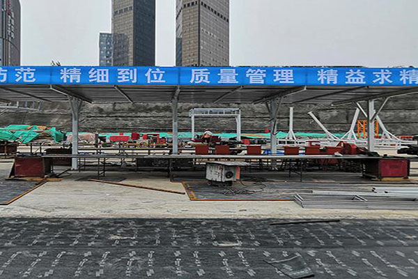 悬挑式防护棚